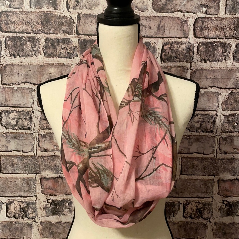 Realtree AP scarf, pink camo